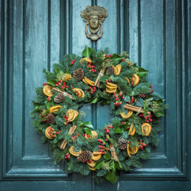 How to make your own Christmas wreath