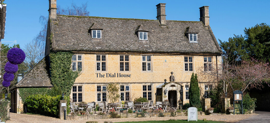 Mastering Transitional Style: Timeless Pieces for Every Occasion